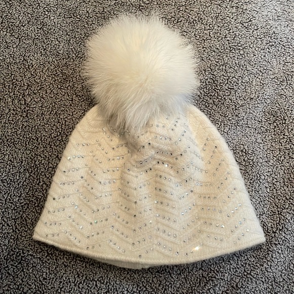Winter Hat with Fur Pom Pom - Picture 1 of 5